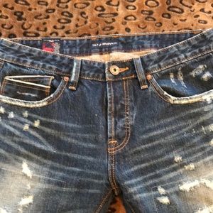 Men’s Cult of Individuality in Rebel Straight